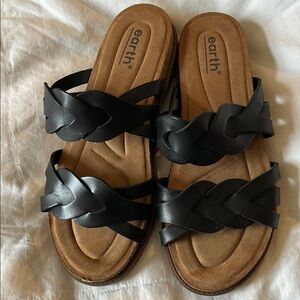 Earth Women's Black Sandals